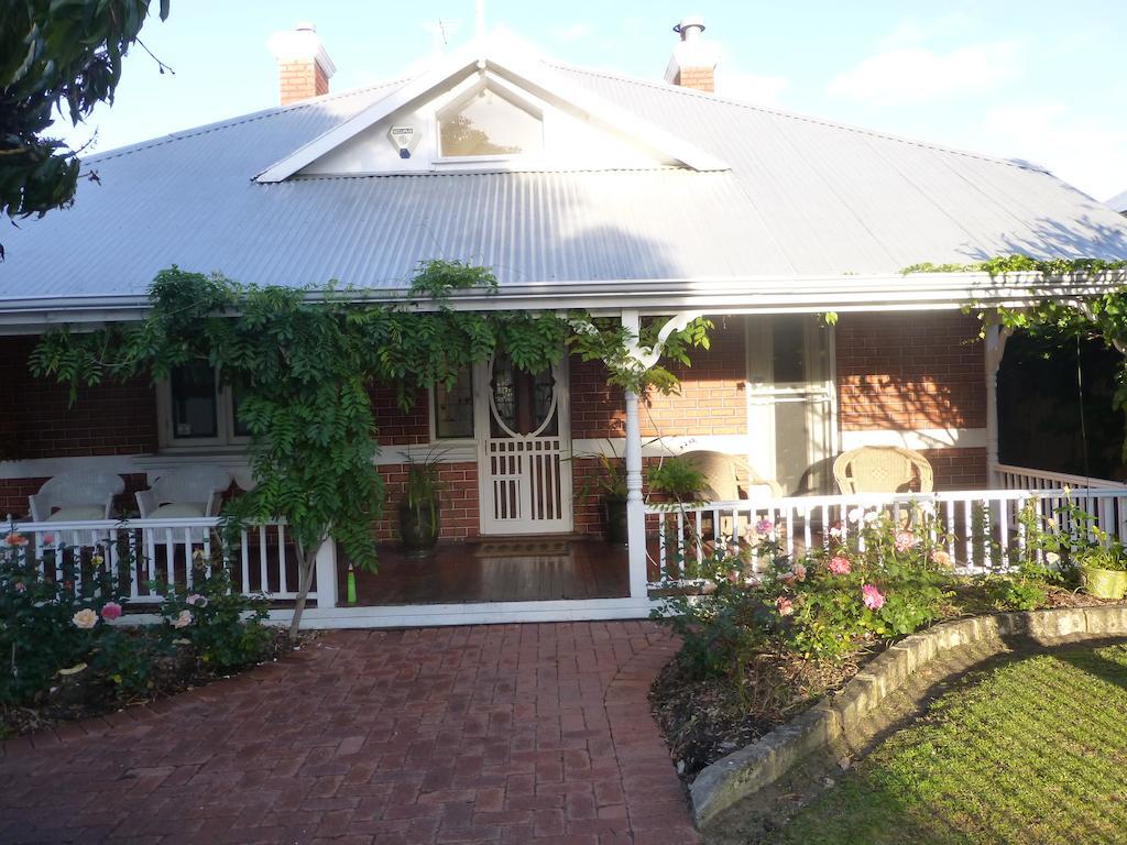 Lakeside Bed & Breakfast Perth Exterior foto